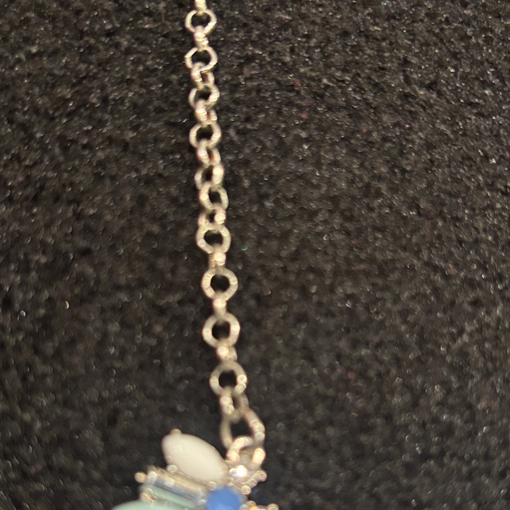 Elegant Silver and Blue Necklace - Picture 7 of 7